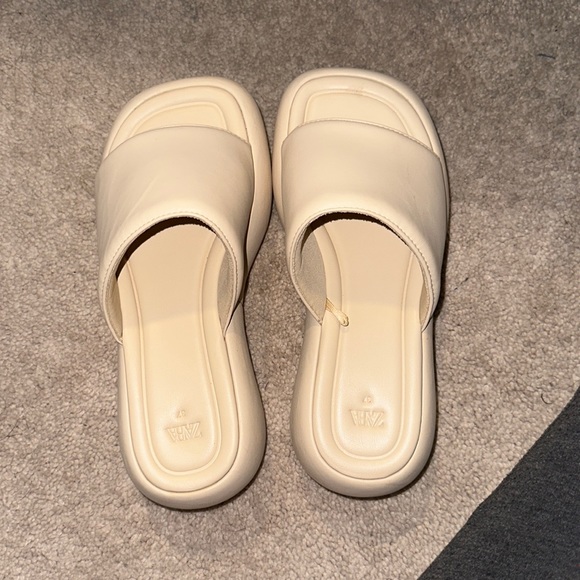 Tan Platform Sandals ZARA - Like New - Picture 1 of 3